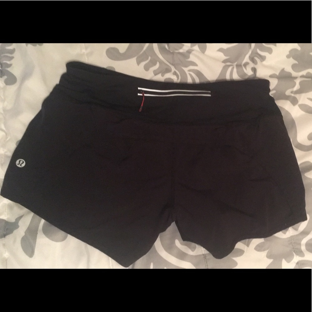 Black Lulu shorts!! Size: 6
